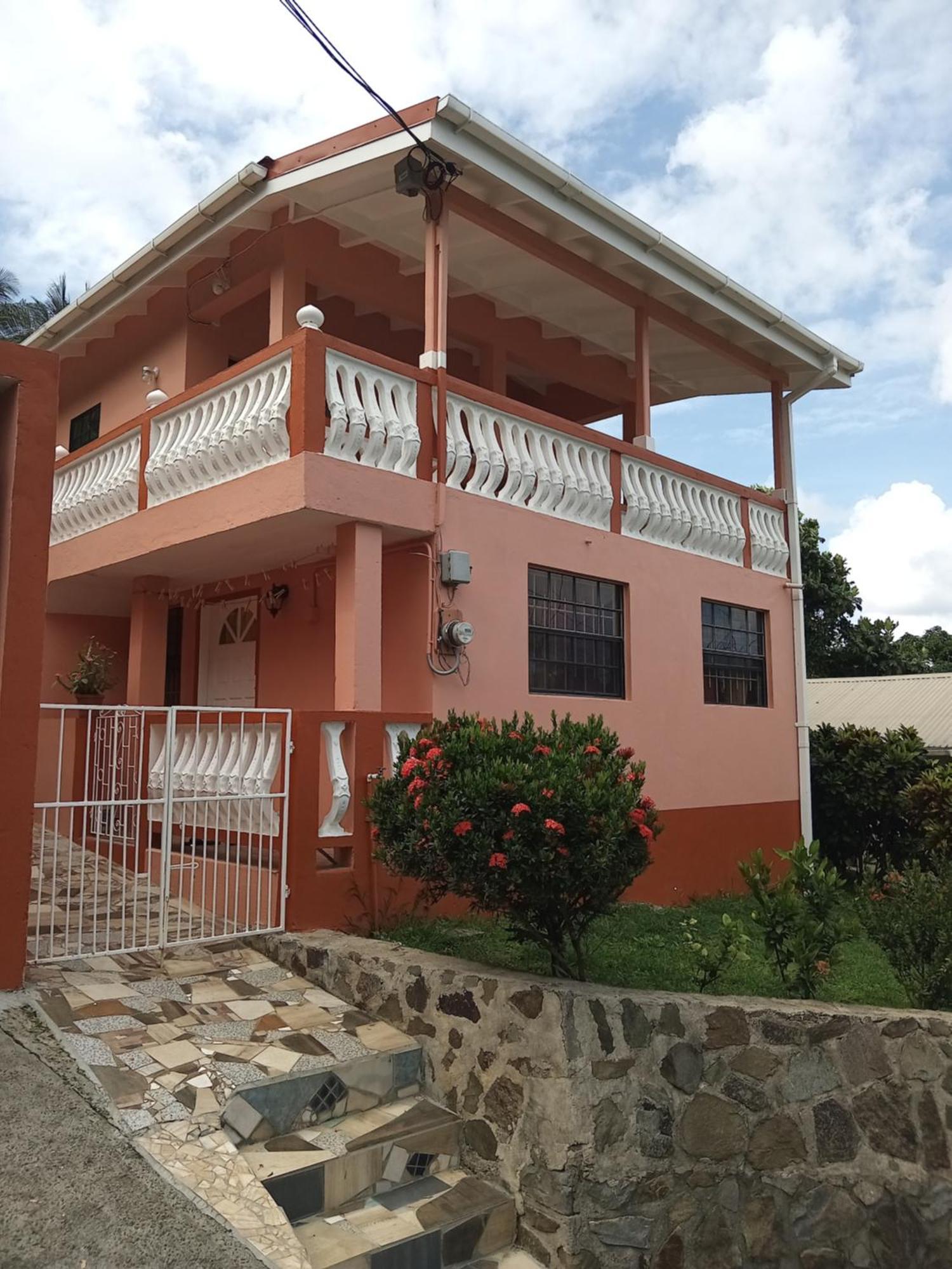 Angie'S Cove, Modern Get-Away Overlooking Кастри Екстериор снимка