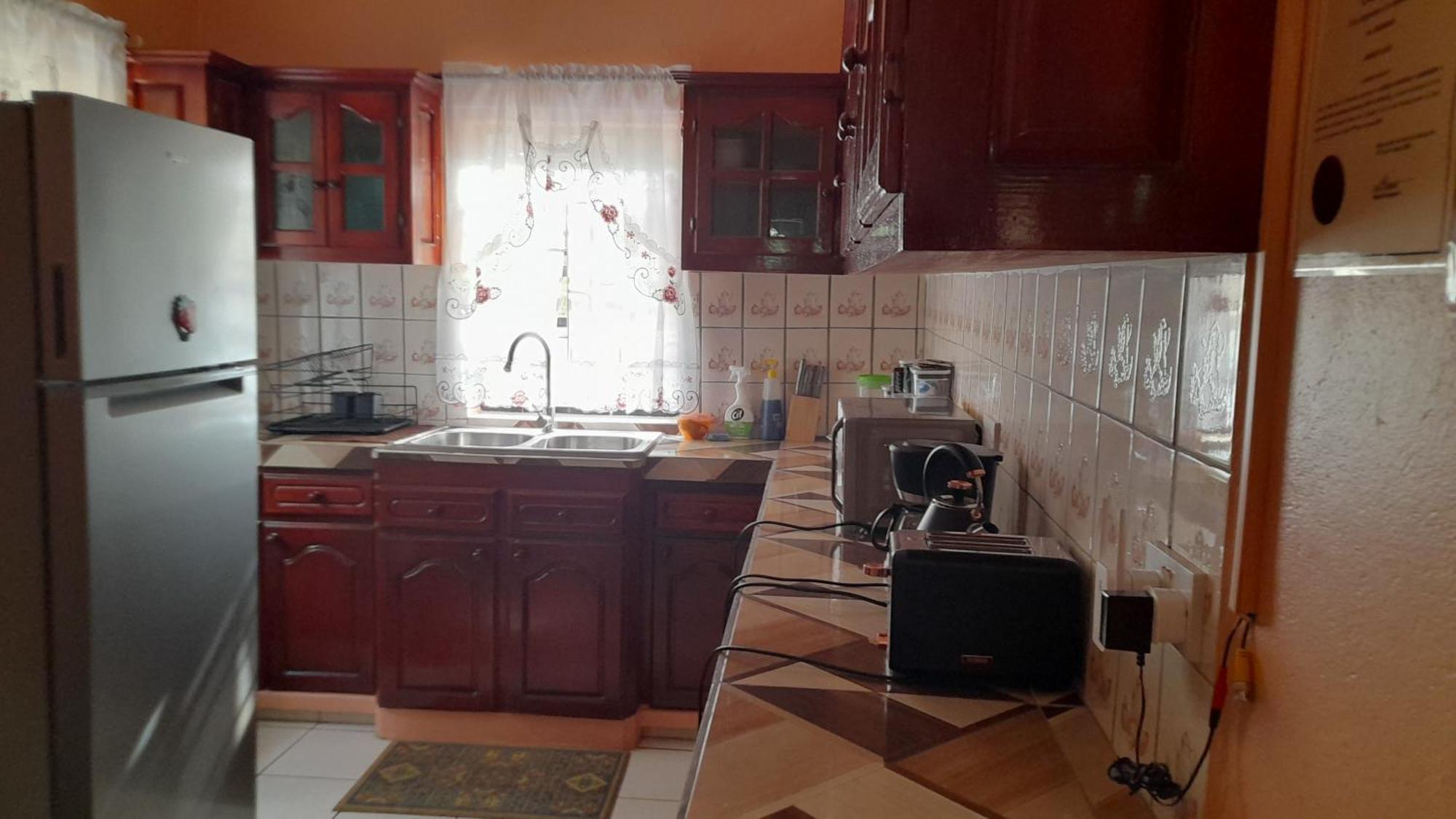 Angie'S Cove, Modern Get-Away Overlooking Кастри Екстериор снимка