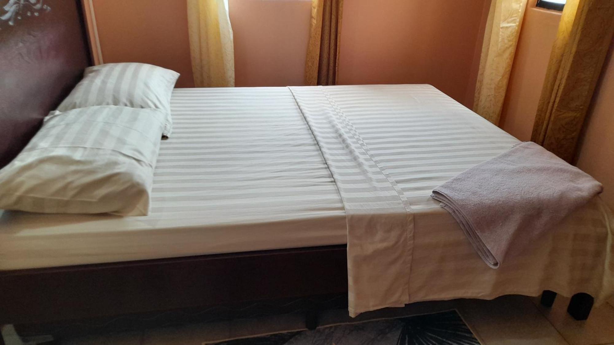 Angie'S Cove, Modern Get-Away Overlooking Кастри Екстериор снимка